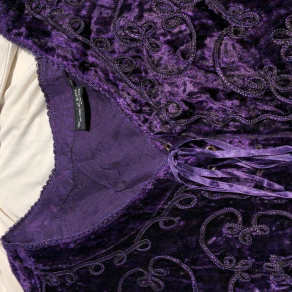 Velvet Romeo & Juliet Top - Picture 12 of 16